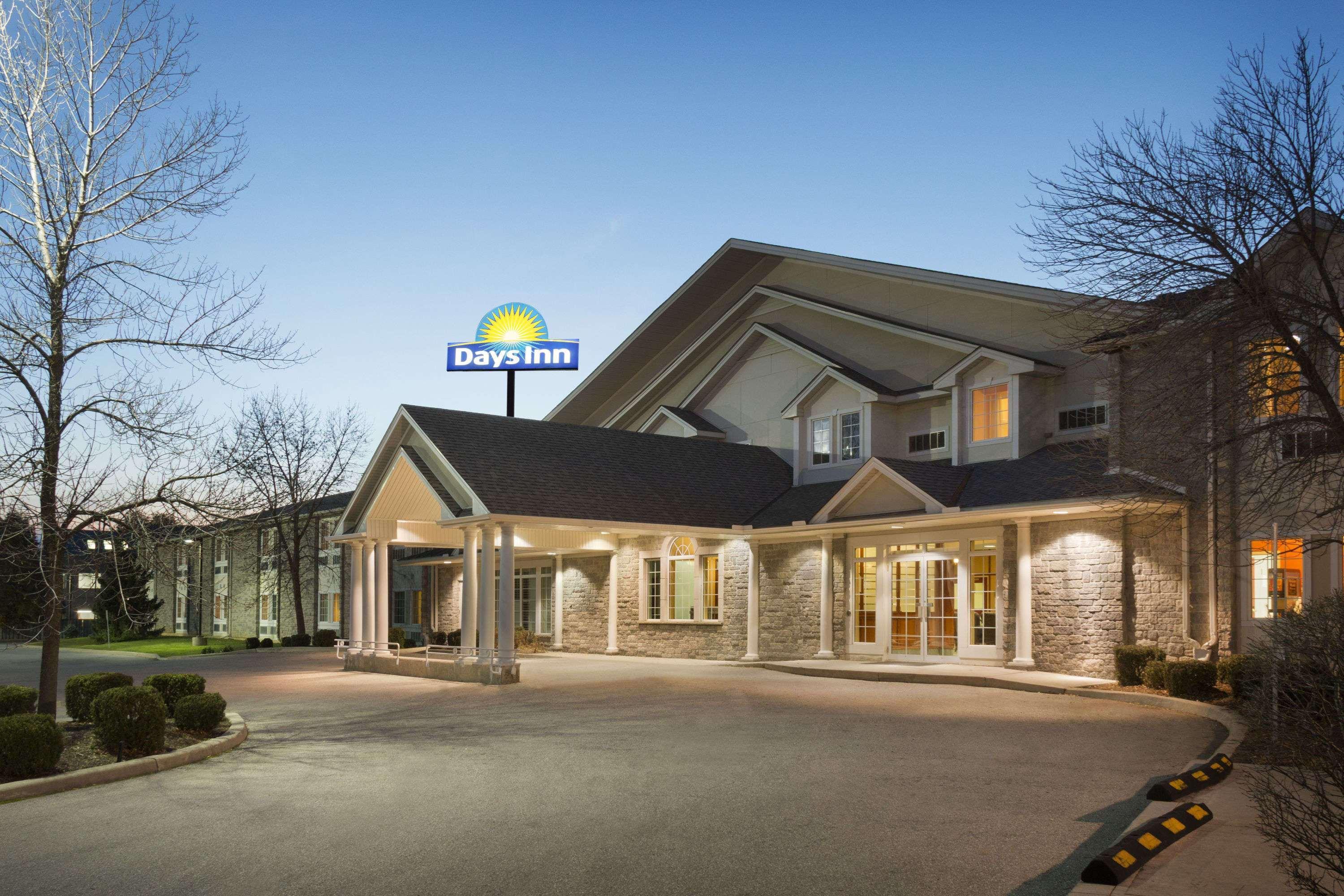 Days Inn By Wyndham Guelph Dış mekan fotoğraf