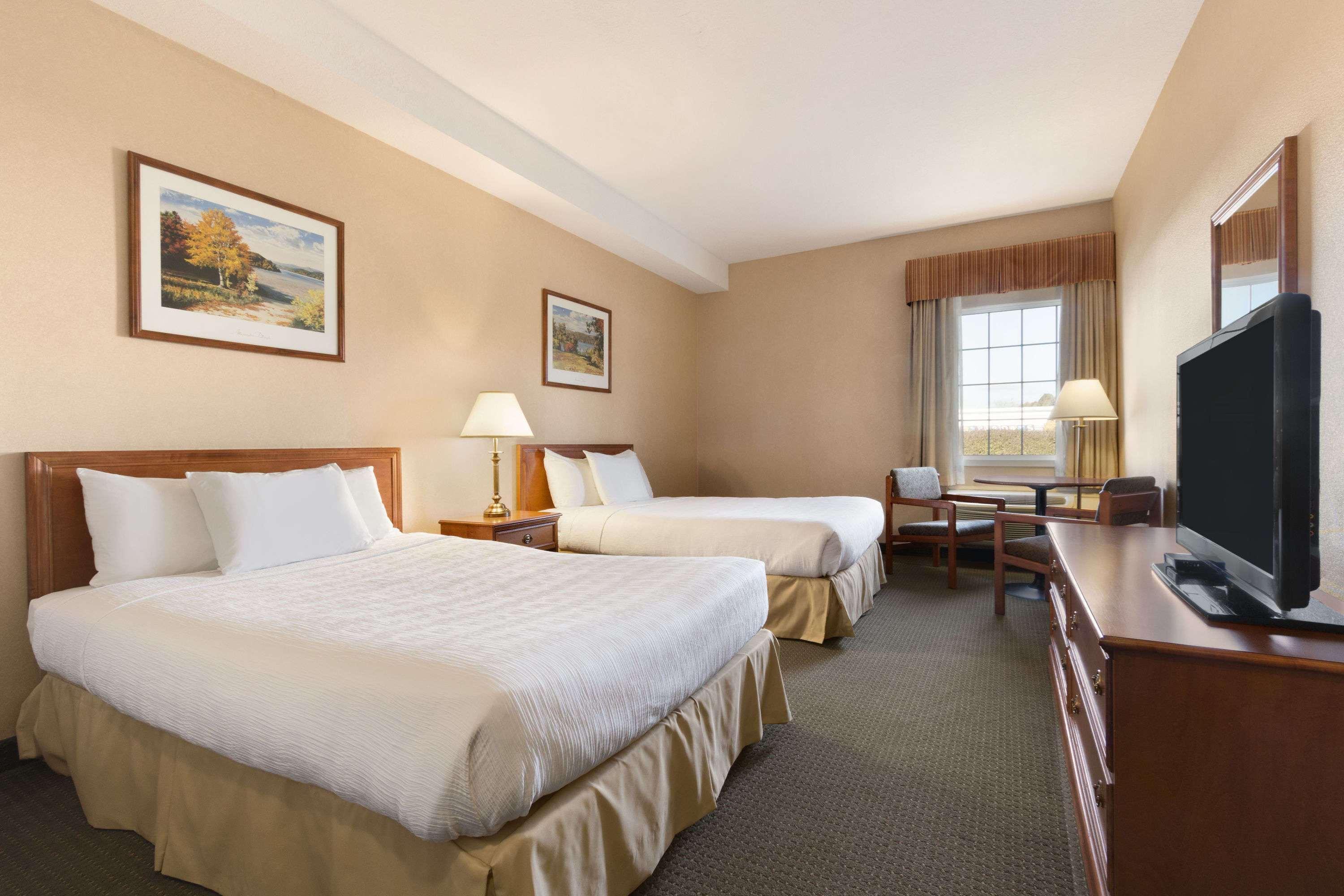 Days Inn By Wyndham Guelph Dış mekan fotoğraf