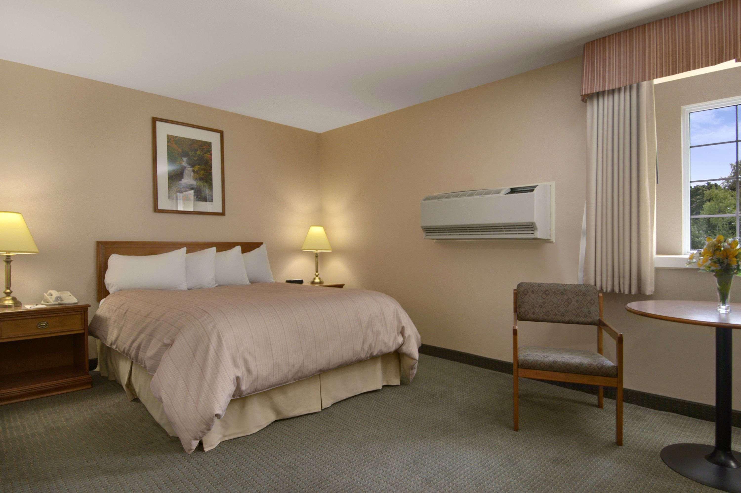 Days Inn By Wyndham Guelph Dış mekan fotoğraf