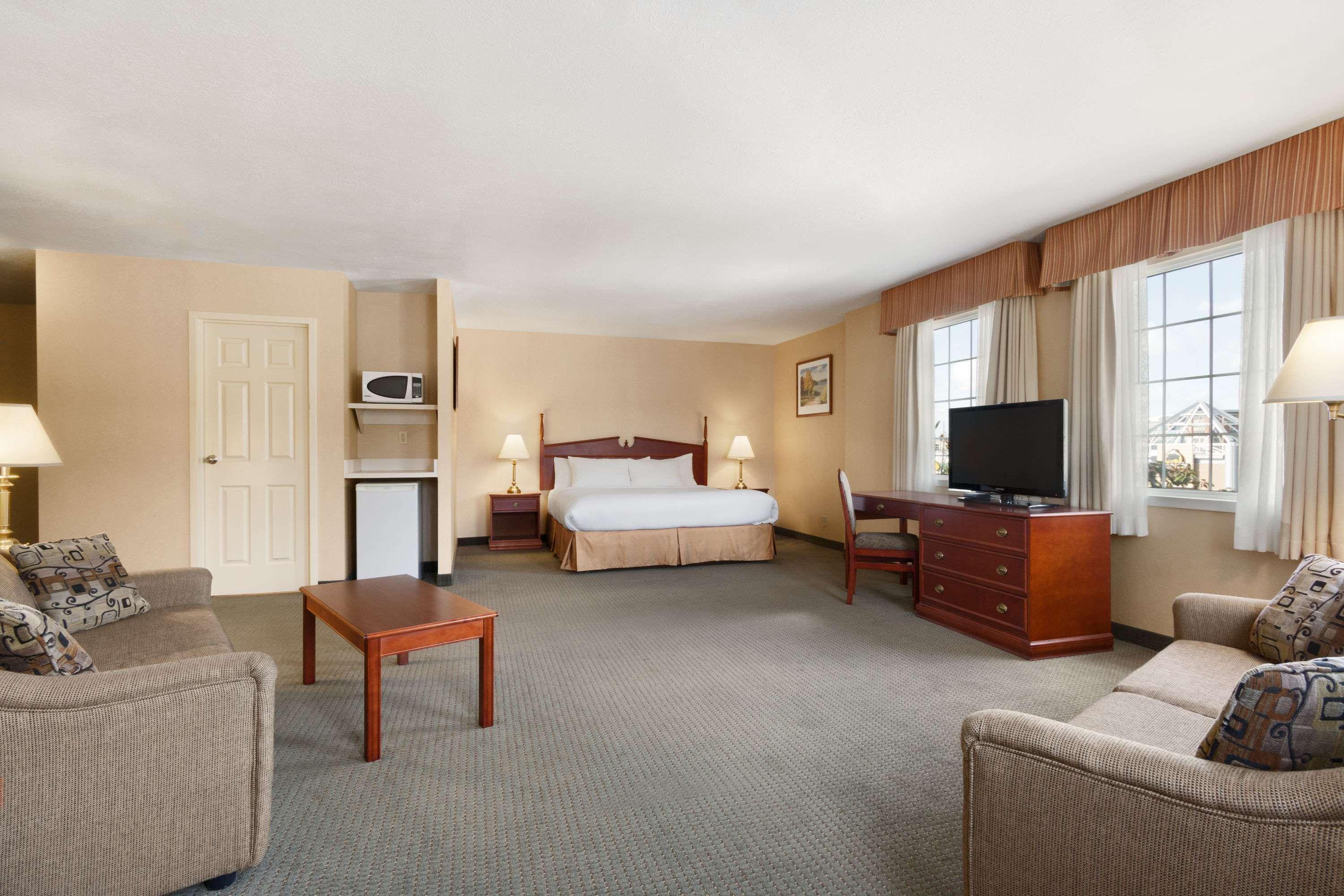 Days Inn By Wyndham Guelph Dış mekan fotoğraf