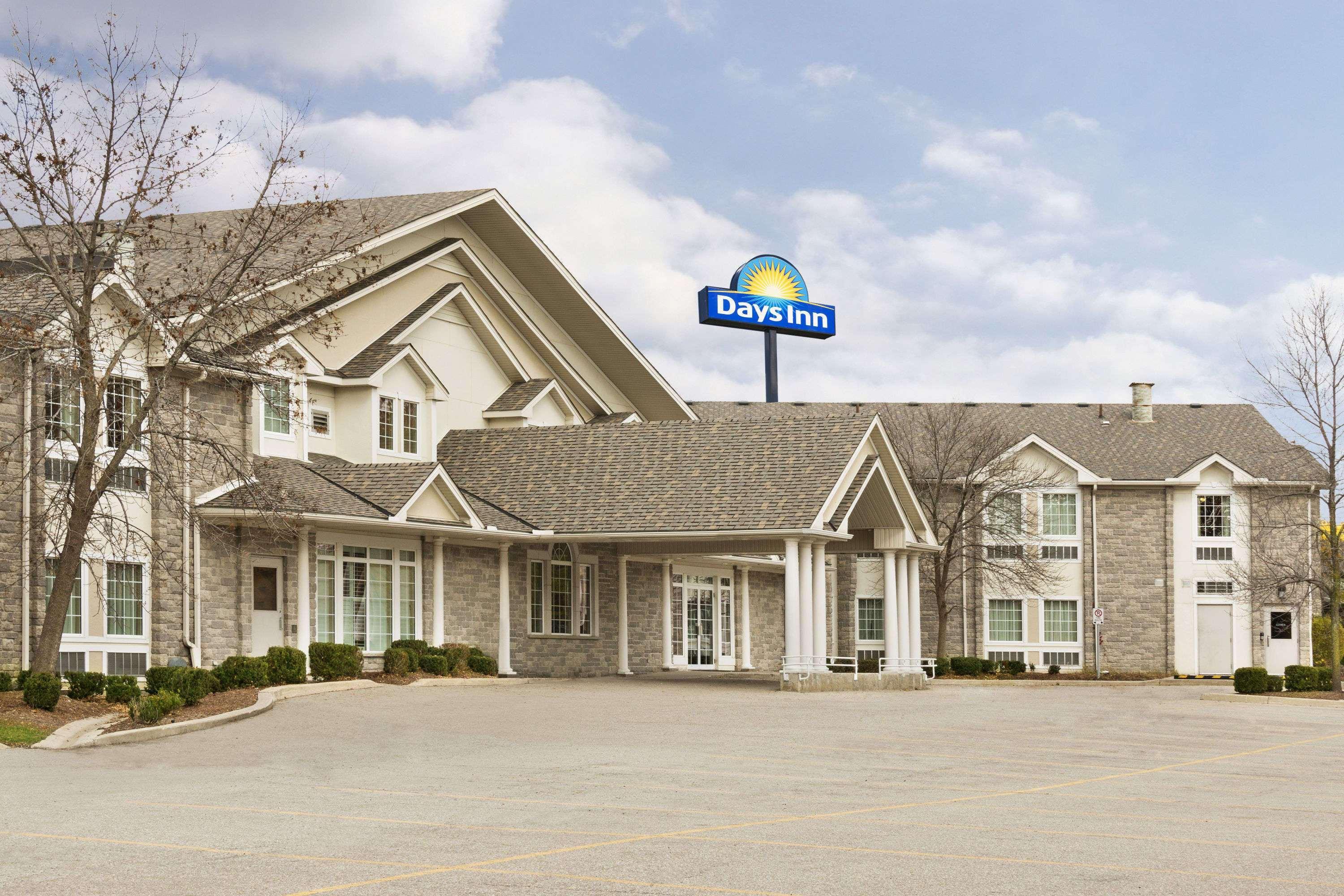 Days Inn By Wyndham Guelph Dış mekan fotoğraf