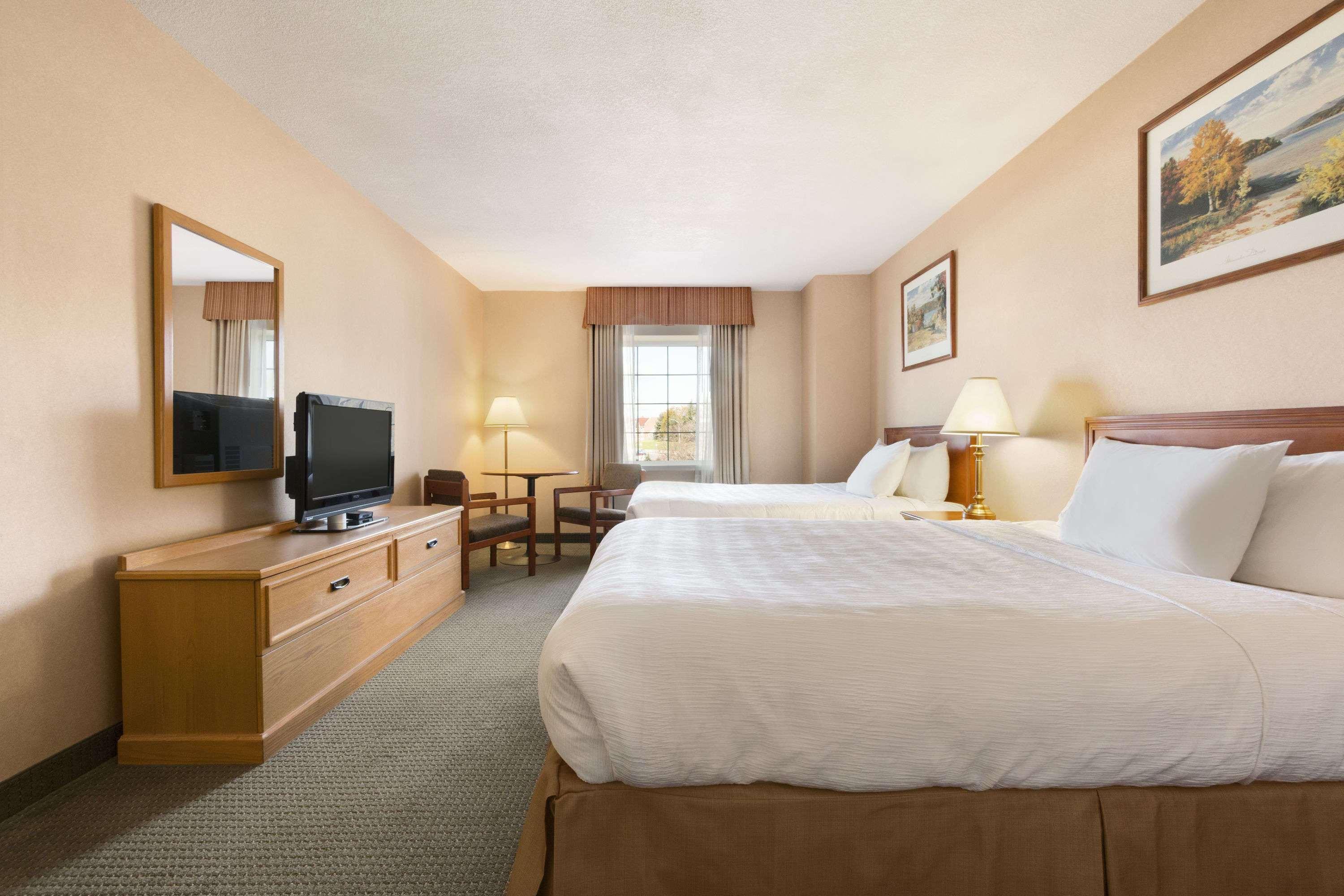 Days Inn By Wyndham Guelph Dış mekan fotoğraf