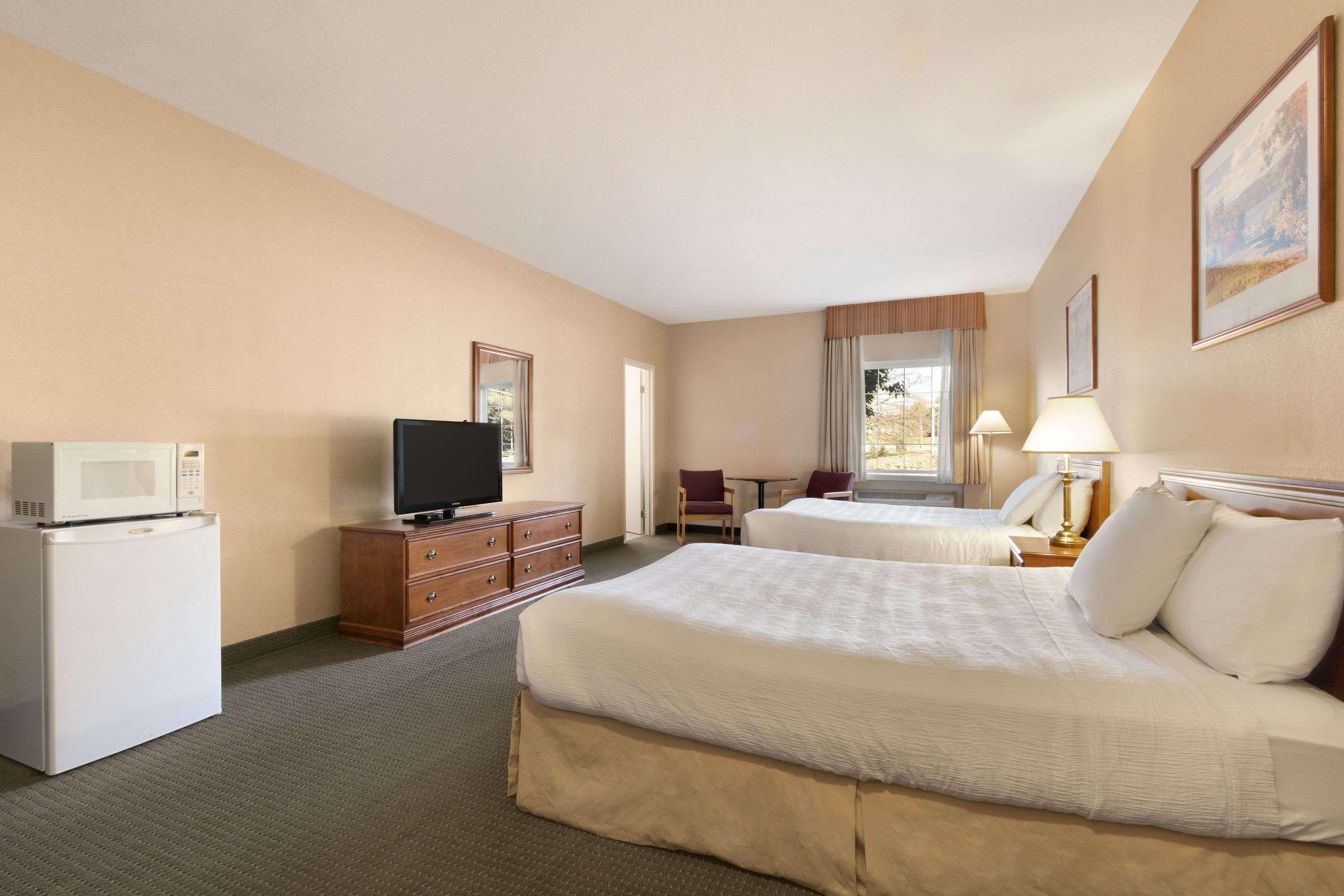 Days Inn By Wyndham Guelph Dış mekan fotoğraf